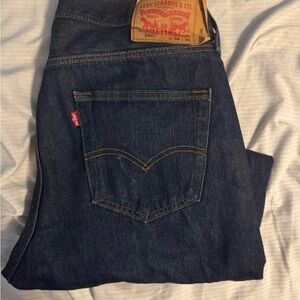 Levi 501 dark wash 34x32